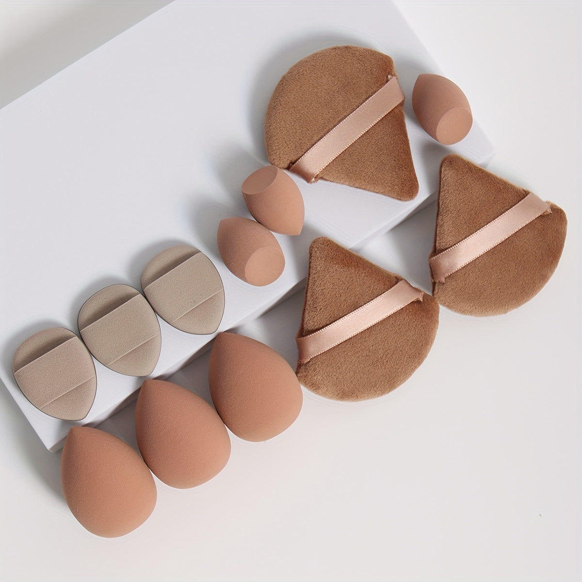 12pcs All-Purpose Makeup Sponge Set, Consisting of 3 Loose Powder Puffs, 3 Mini Air Cushion Puffs, 3 Makeup Sponges And 3 Mini Makeup Sponges. Foundation Blending Beauty Sponge, Liquid, Cream And Powder Flawless, Latex-Free W