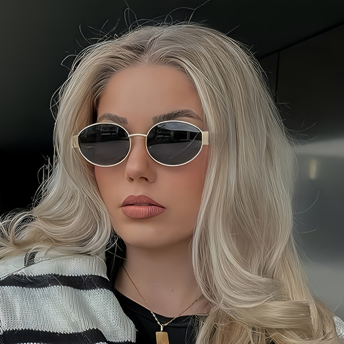 Chic Women's Oval Fashion Glasses - Retro Small Frame, Anti-Reflective Lens for Travel & Vacation